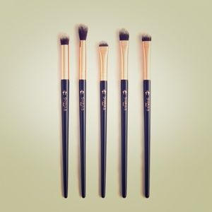 Eyeshadow brushes